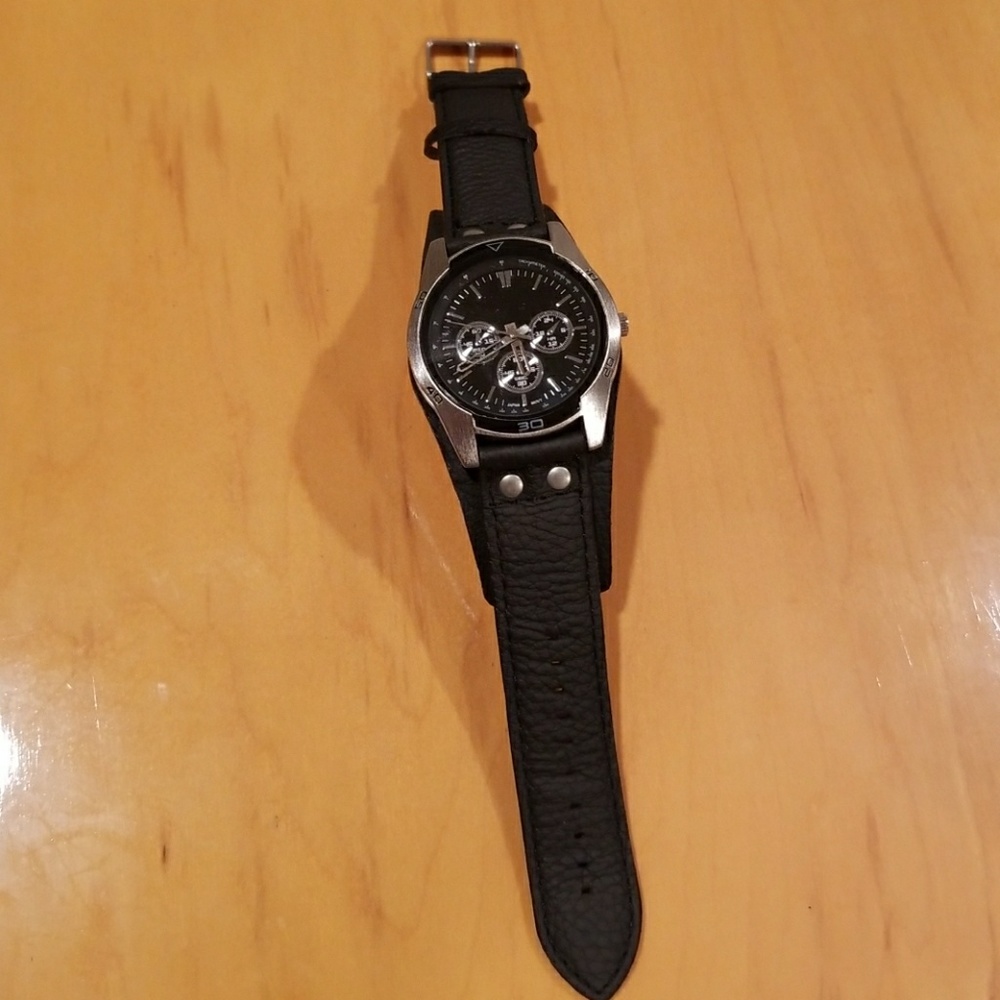 Watch - Picture 3 of 4